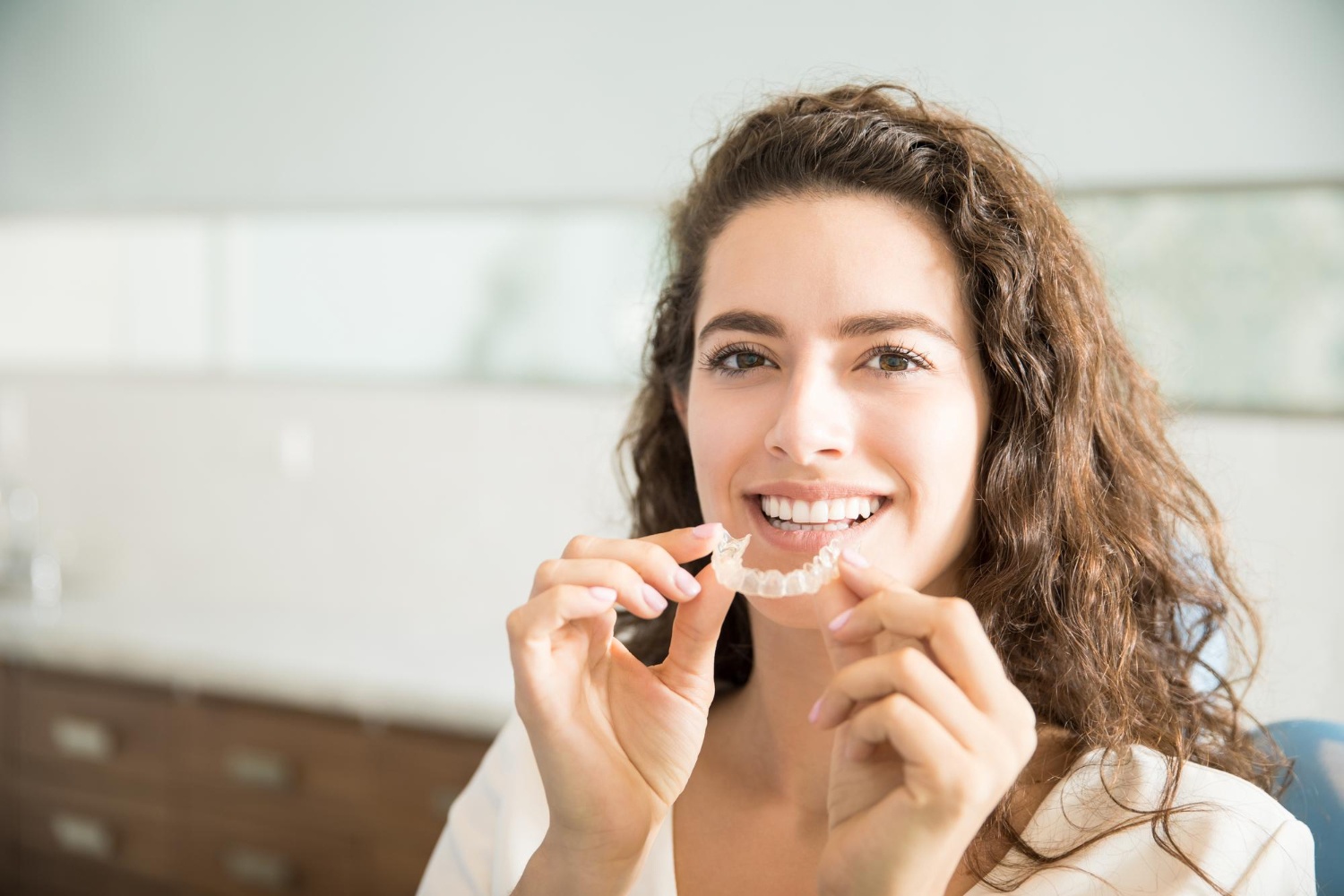 Por que son tan importantes los retenedores dentales